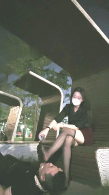 图片[12]_【禾未】户外公园遛狗骑行-踩踏/高跟踩踏插嘴/深喉【双视角版】_绳艺库视频下载