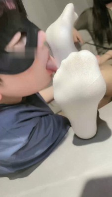 图片[7]_【妆主大大】爬山后超臭原味白袜辱狗_绳艺库视频下载