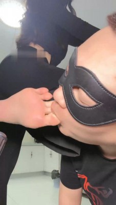 图片[4]_【妆主大大】吊绑狠虐-超艺术踢踹鞭打_绳艺库视频下载