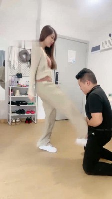 图片[10]_【辣妈】开发素人闺蜜调-骑马踩踏/浓痰耳光/虐乳喂食_绳艺库视频下载