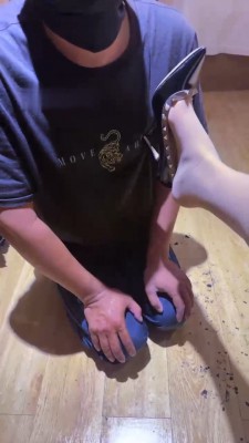 图片[4]_【甜心教主】无敌贱畜-吃鞋泥/狗舌清理鞋底九_绳艺库视频下载