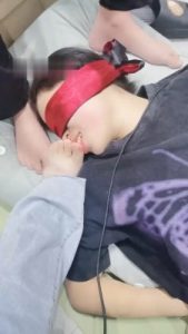 【小羊】母畜-喜欢舔夫妻主的臭脚_绳艺库视频下载