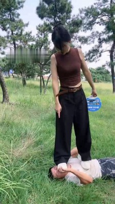 图片[8]_【孤傲女帝】户外调-骑马/艺术踢踹/耳光/提档踩踏_绳艺库视频下载