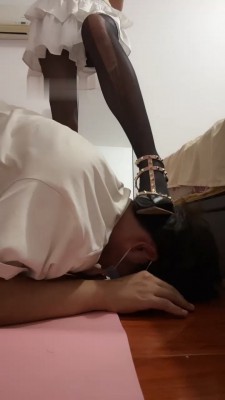 图片[11]_【supp】铆钉高跟黑丝碾压踩_绳艺库视频下载