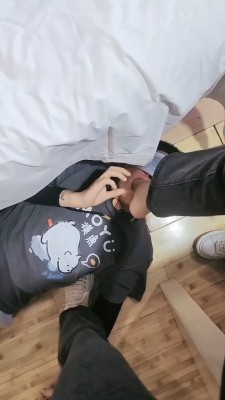 图片[8]_【嘉妮】揪耳朵/耳光/舔裸足/插嘴/转胯/全体重踩踏_绳艺库视频下载