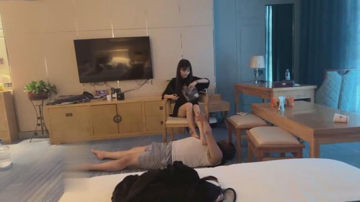 图片[7]_【玥希希】骑马/掐乳/靴子黑丝舔/板子打_绳艺库视频下载