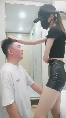 图片[2]_【美娜格格】揪耳朵/抽耳光/踩狗脸/鞭打_绳艺库视频下载