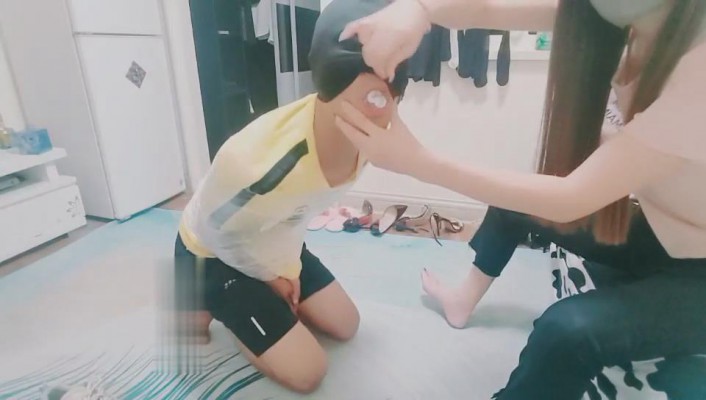 图片[11]_【萤火大人】保鲜膜捆绑/白袜塞嘴/鞭打踢踹/踩脖掐脖窒息_绳艺库视频下载