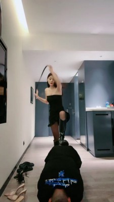 图片[2]_【宫雪大人】热熔胶烫/重度刑具鞭打_绳艺库视频下载