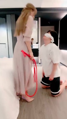 图片[6]_【梦涵】虐奶狗-高跟踩踏/提档/揪耳朵鞭打_绳艺库视频下载