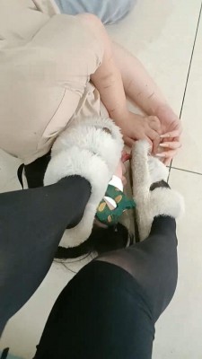 图片[7]_【爱可呀】羞辱反绑军训女教官-骑马耳光/鞋底喂食/舔黑丝裸足_绳艺库视频下载