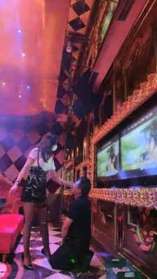 图片[6]_【禾未】KTV双女神调-骑马踩踏/舔鞋底/闻臭袜脚【三视角完整版】_绳艺库视频下载