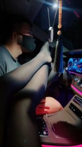 【亦瞳】车内黑丝裸足恋足调_绳艺库视频下载