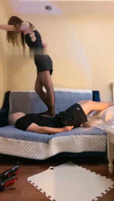 图片[5]_【领主老大】黑丝高跟踩踏/掐乳/插嘴/踩狗爪狗舌_绳艺库视频下载