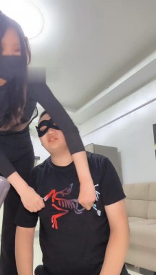 图片[5]_【妆主大大】吊绑狠虐-超艺术踢踹鞭打_绳艺库视频下载