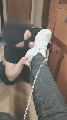 图片[2]_【姜果果】小白鞋原味白袜闻舔_绳艺库视频下载