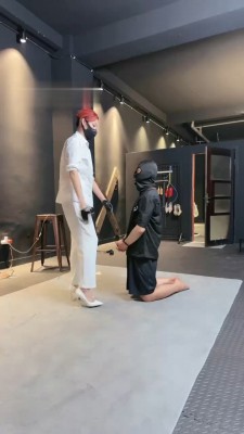 图片[2]_【冰诺】囚禁狗笼/抽耳光/全体重踩踏_绳艺库视频下载