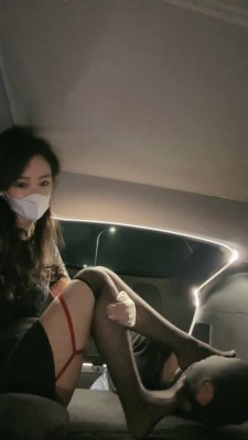 图片[4]_【禾未】车模S-车内黑丝美腿诱惑/内裤套头/捆绑_绳艺库视频下载