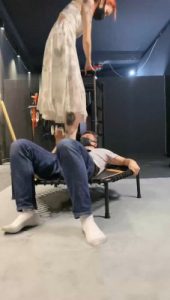 【冰诺】高跟肉丝全体重跳踩人体蹦床_绳艺库视频下载