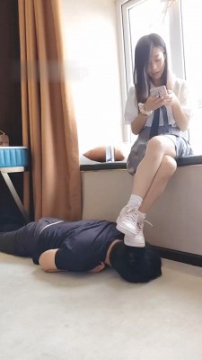 图片[3]_【米噢】运动鞋白袜全体重踩地毯_绳艺库视频下载