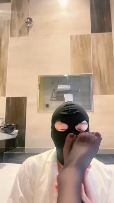 图片[2]_【琪琪大人】黑丝美腿浴缸诱惑-手掐窒息_绳艺库视频下载