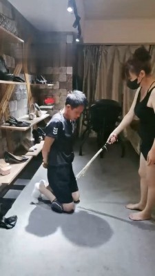 图片[6]_【魔鬼天使】爆踩脖子/深喉/脚耳光_绳艺库视频下载