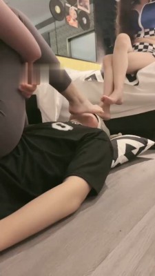 图片[15]_【尤物】开发闺蜜做S-鞭打骑马/耳光全体重踩_绳艺库视频下载