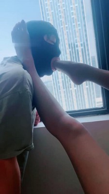 图片[6]_【甜一】臀诱-窗台舔高跟/黑丝脚插嘴/坐垫虐乳_绳艺库视频下载