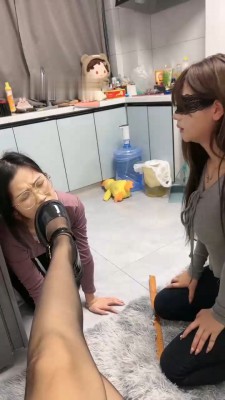 图片[5]_【橙宝】双母畜争宠-戒尺责罚/互相踢踹耳光_绳艺库视频下载