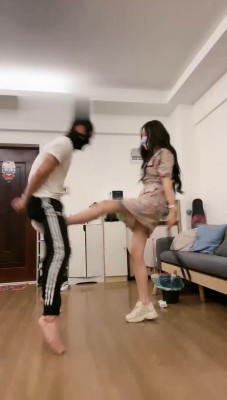 图片[8]_【奈奈生】反绑运动鞋踢踹鞭打/闻袜子/喝洗脚水_绳艺库视频下载