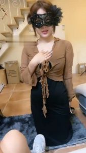 【天津女仆】开发闺蜜做狗-下跪/闻舔小白鞋棉袜裸足_绳艺库视频下载