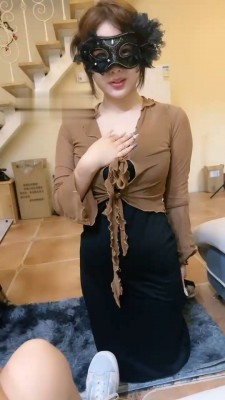 【天津女仆】开发闺蜜做狗-下跪/闻舔小白鞋棉袜裸足_绳艺库视频下载