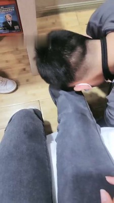 图片[6]_【嘉妮】揪耳朵/耳光/舔裸足/插嘴/转胯/全体重踩踏_绳艺库视频下载