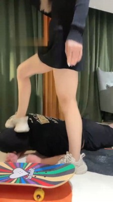 图片[12]_【梦樱】滑板重度sp/脏鞋原味船袜辱狗_绳艺库视频下载