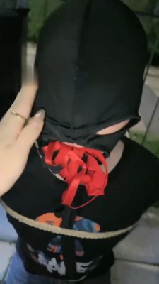 图片[9]_【禾未】车模S-车内黑丝美腿诱惑/内裤套头/捆绑_绳艺库视频下载