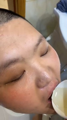 图片[8]_【琳嘉】裸足狂舔/喝圣水_绳艺库视频下载