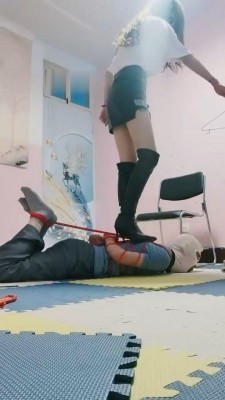图片[2]_【软糖】骑马胯下辱/长靴踩踏/五花大绑_绳艺库视频下载