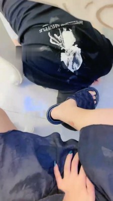 图片[4]_【初见】圈养家奴伺候主人吃饭/被棍棒暴躁_绳艺库视频下载