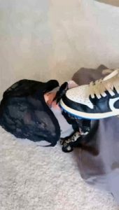 【美美子】运动女神AJ高跟虐家奴-骑马鞭打/闻臭鞋/裸足喂酸奶_绳艺库视频下载