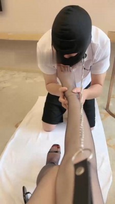 图片[7]_【安主】喂口水脚踩喂食/黑丝高跟闻舔/喝圣水/踩狗头_绳艺库视频下载
