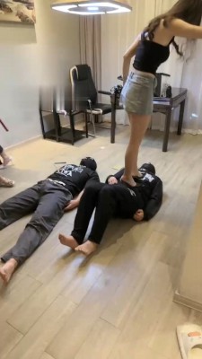 图片[7]_【尤物S】3S群调-骑马/重度鞭打/脚垫/高跟重踩【双视角完整版】_绳艺库视频下载