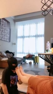 【艾莉】开发上门按摩技师舔裸足_绳艺库视频下载