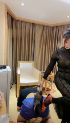 【木子大大】当众开发韩国欧巴做狗_绳艺库视频下载