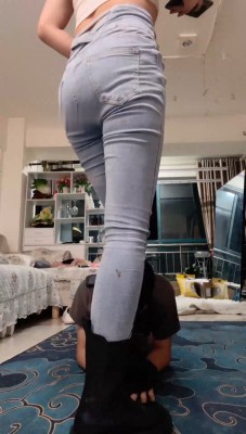 【绝美兔女王】性感主播S-短靴白袜气味辱_绳艺库视频下载