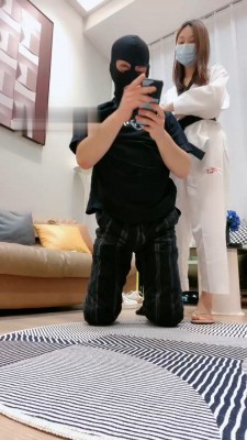 图片[2]_【艾莉】跆拳道S-白袜脚喂食/转胯/拖鞋抽耳光/踩踏_绳艺库视频下载