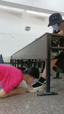 图片[4]_【爱可呀】教室大冒险-女慕随机清理素人鞋子_绳艺库视频下载