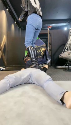 图片[4]_【冰诺】长靴高跟全体重踩地毯狗_绳艺库视频下载