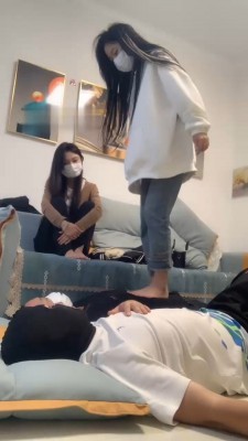 图片[3]_【精神小妹】3素人学生主-深夜裸足踩狗_绳艺库视频下载