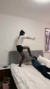 【安琪】黑丝美腿艺术踢踹暴打_绳艺库视频下载