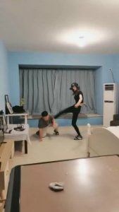 【美娜格格】暴打偷原味的狗-提档耳光鞭打【双视角版】_绳艺库视频下载